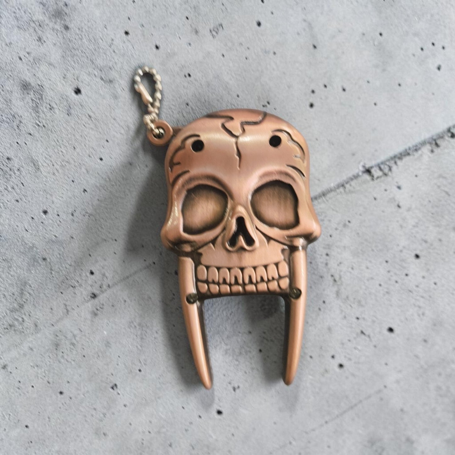 Skull Fang Metal Lighter – Refillable Collectible (Bronze)