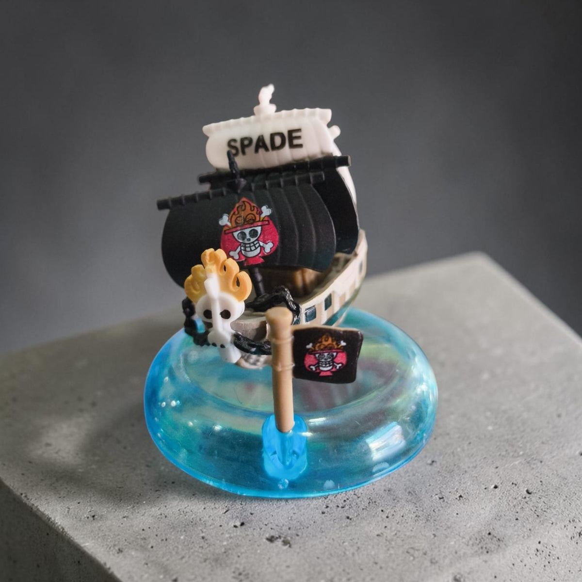 Spade Pirate Ship Collectible - 7 CM