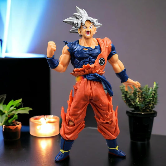 Goku Silver Hair Action Figure – 15cm Anime Collectible