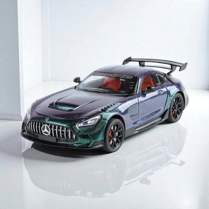 Mercedez AMZ Die cast 1:24 (Metallic Green)