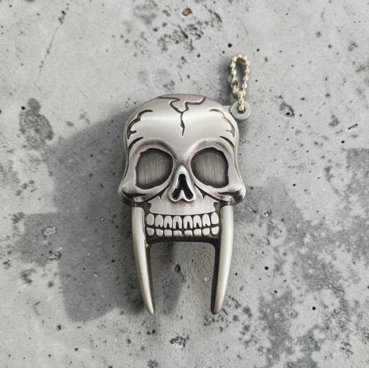 Skull Fang Metal Lighter – Refillable Collectible (Silver)