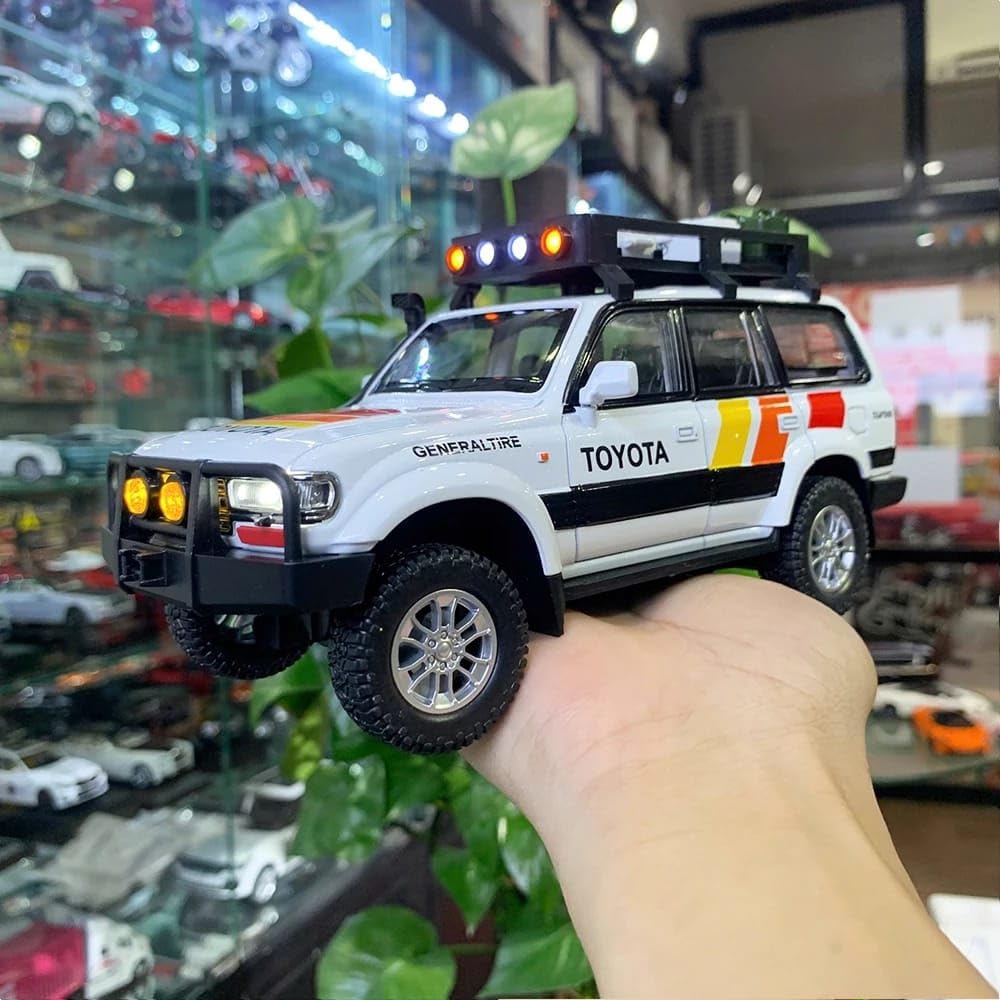 Toyota Land Cruiser LC80 1:24 Diecast Metal Car - Openable Doors, Sound&Light, Pull Back Action,Collectible Toy Car for Kids - Durable & Realistic Model Collectors White