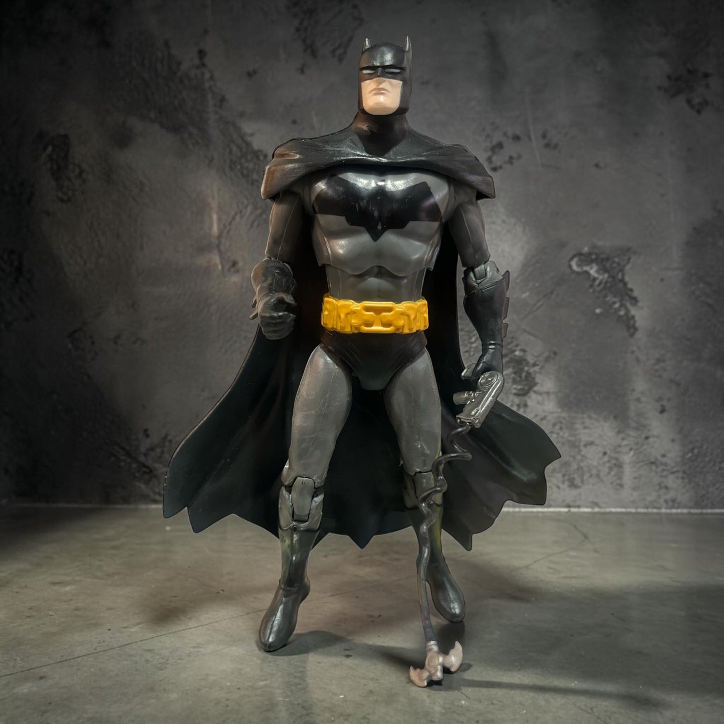 Batman Dark Knight Action Figure – Superhero Collectible PVC Statue with Cape & Grapple Gun