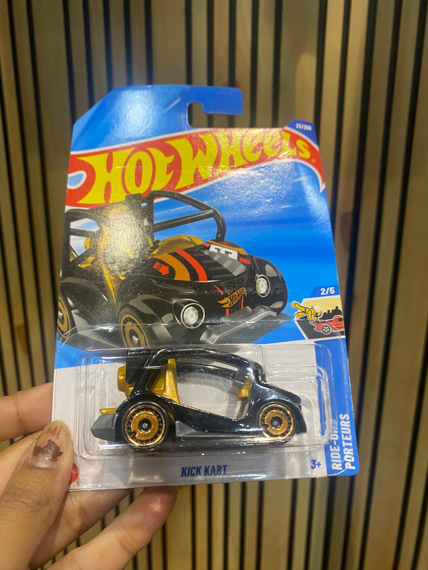 Hot Wheels Kick Kart - Black and Yellow