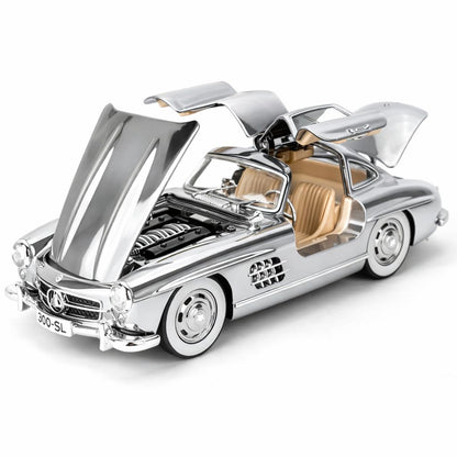 1:24 scale Die cast - Mercedez Benz