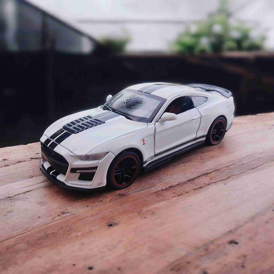 Shelby Mustang 1:32 (White)